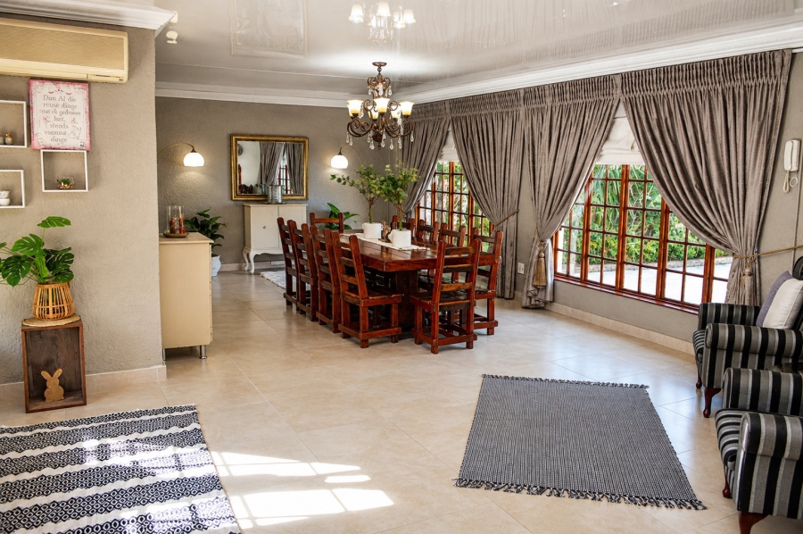 5 Bedroom Property for Sale in Wilkoppies North West